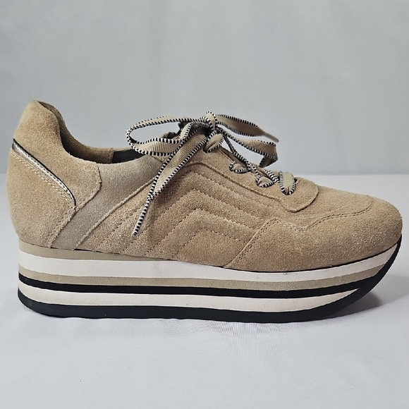 Softwaves Women's Tan Platform Wedge Athletic Sneakers Size 36